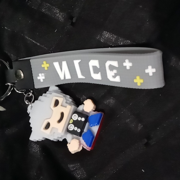 The avenger building pixels blocks keychain - Picture 6 of 8